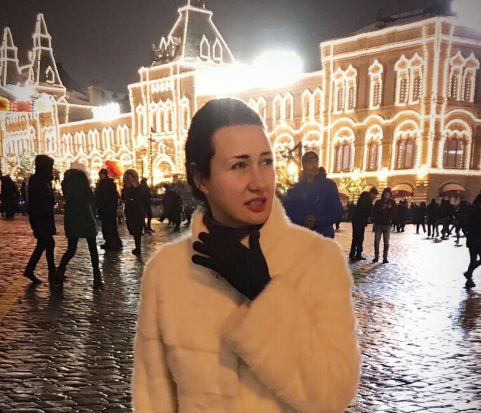За время новогодних каникул писательница намерена посмотреть как можно больше спектаклей в столице