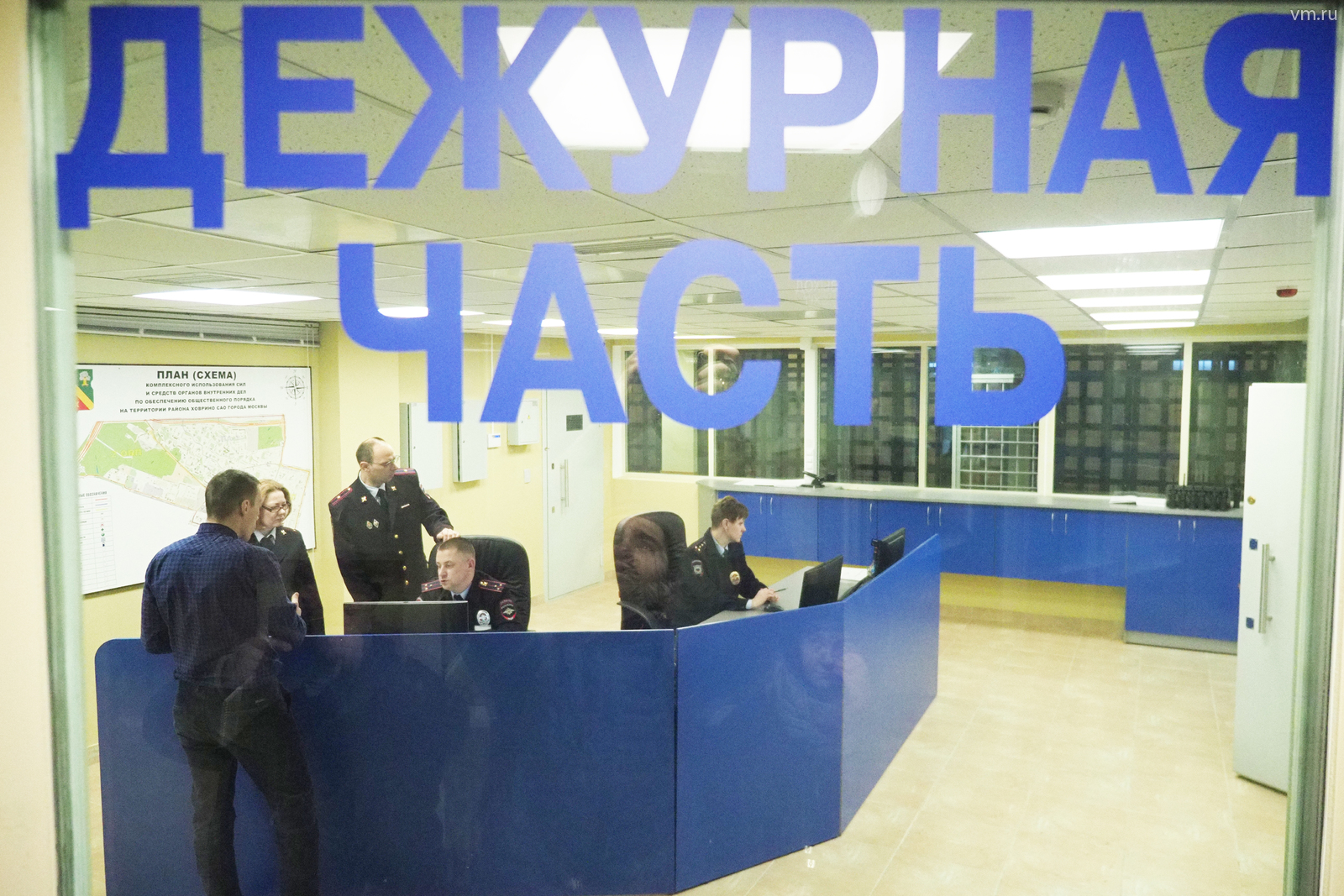 По словам матери прокурора, которая сразу сообщила полиции о находке, подобные послания в адрес дочери она раньше находила в почтовом ящике