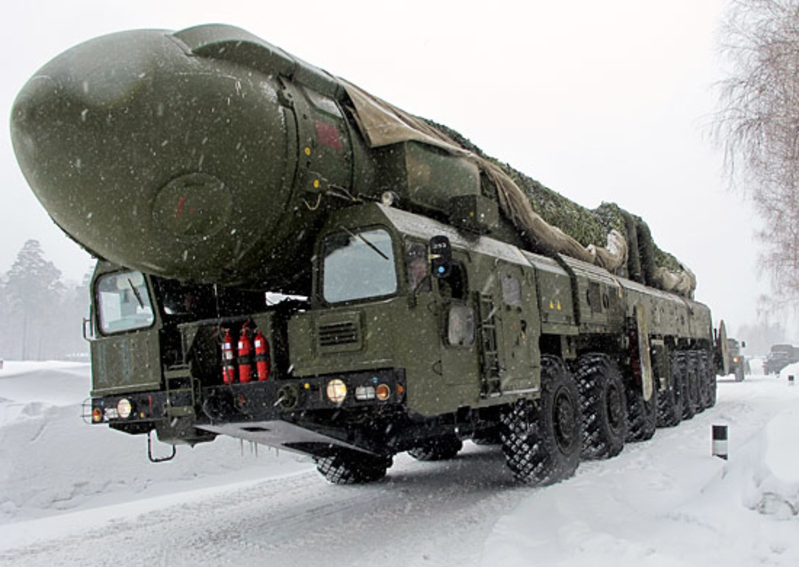 По плану идет сейчас и перевооружение войск на новые ракетные комплексы