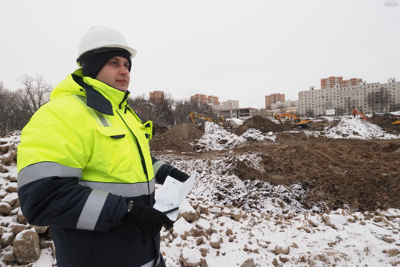 Полная реконструкция спорткомплекса займет два года. На фото: Станислав Комаров