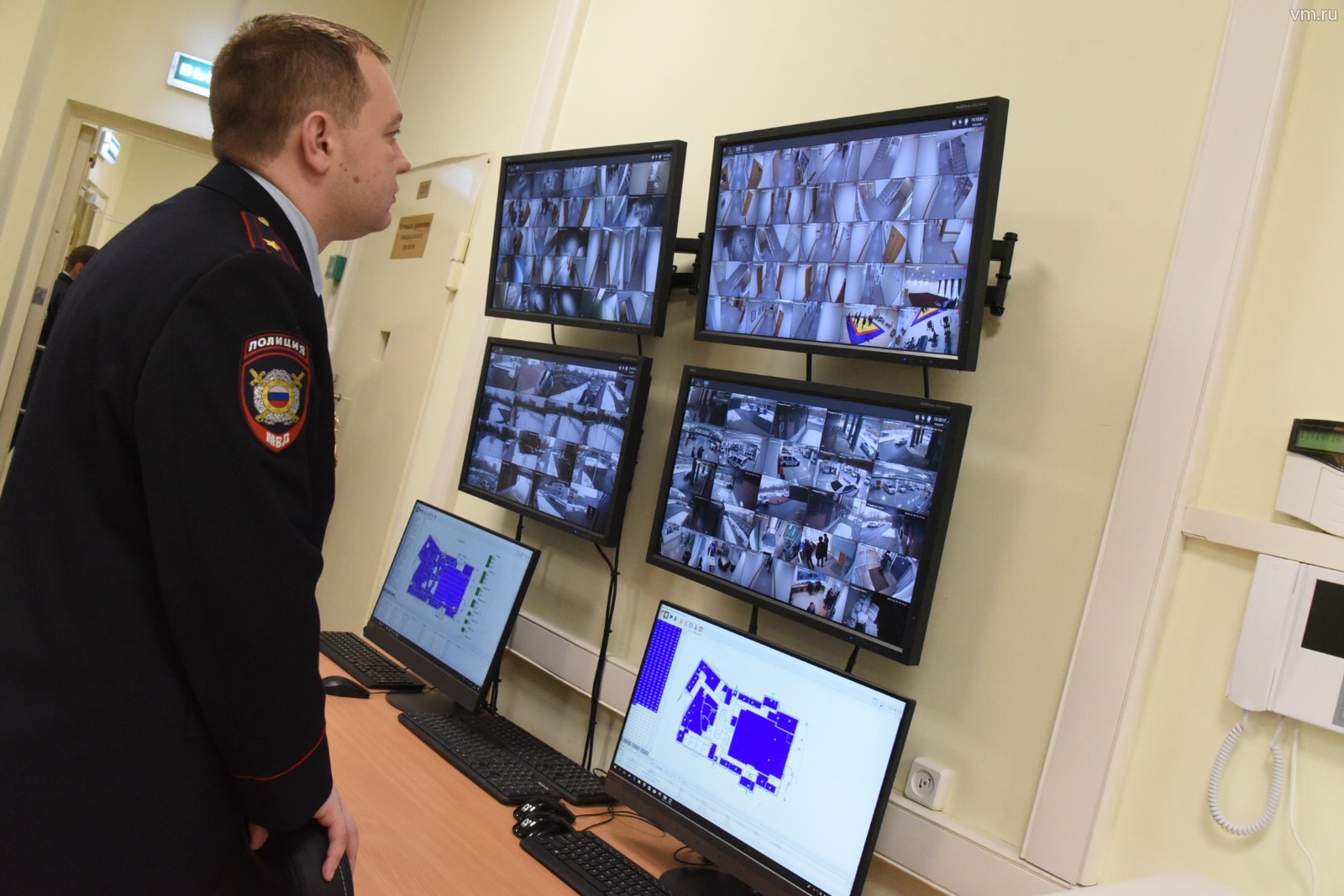 В настоящий момент сотрудники правоохранительных органов организовали проверку и ведут допрос мужчины
