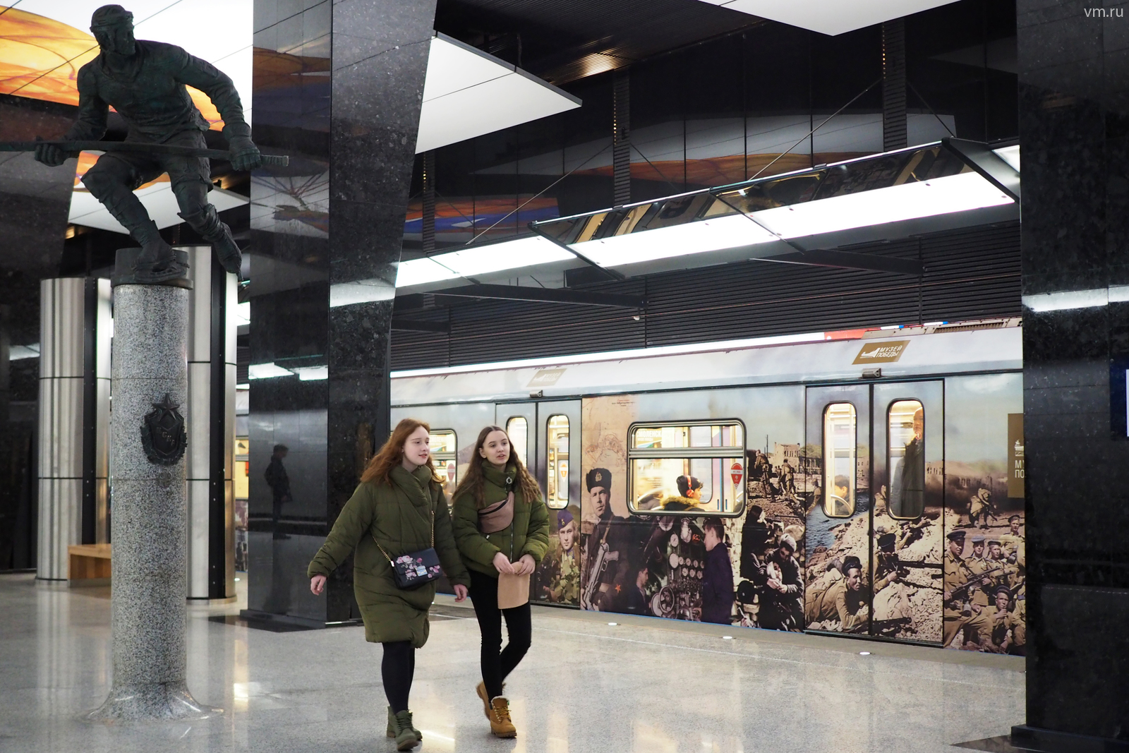 По тоннелям столичного метрополитена курсируют тематически оформленные составы