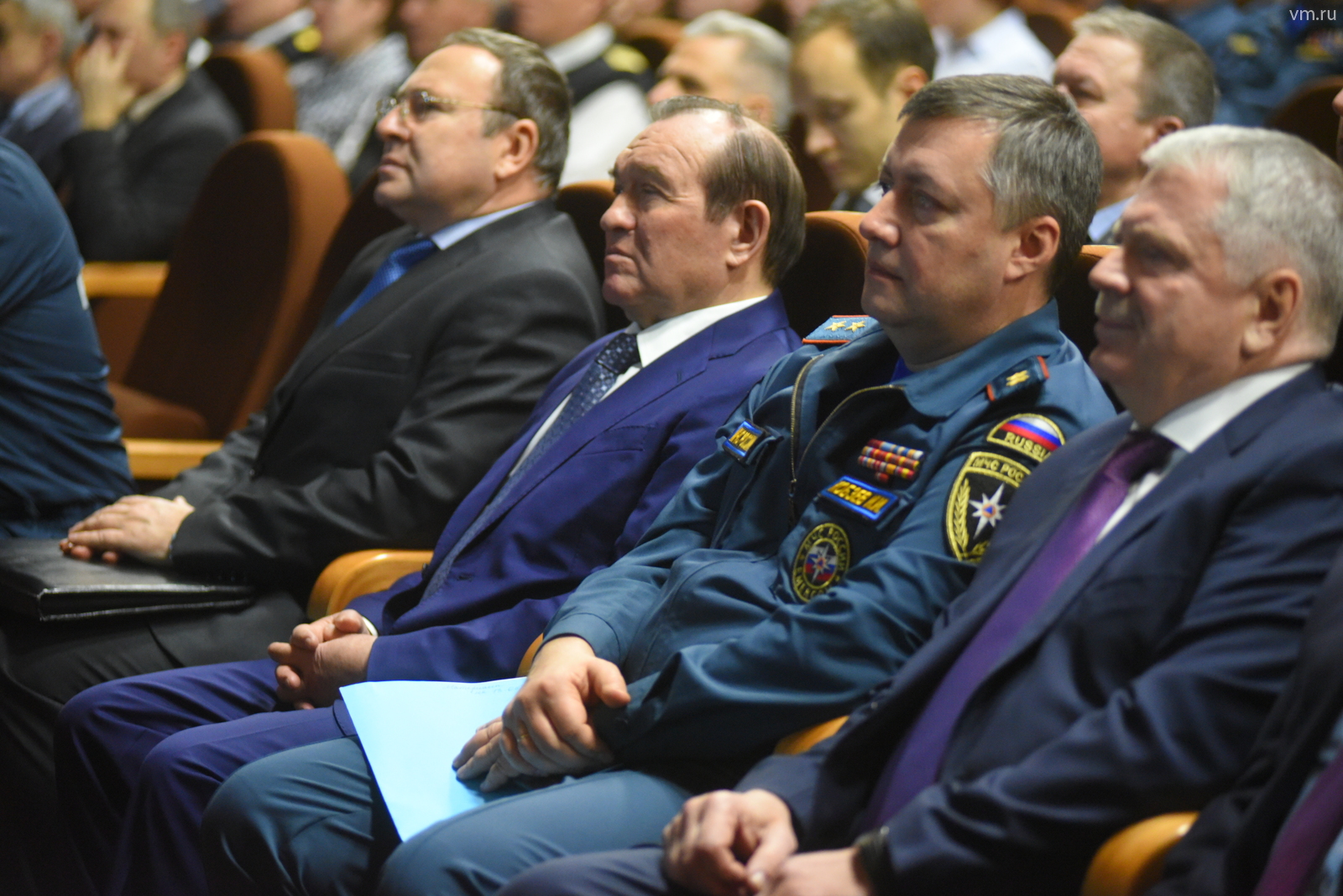 На фото справа налево: руководитель Департамента по делам гражданской обороны, чрезвычайным ситуациям и пожарной безопасности города Москвы Юрий Акимов, генерал-лейтенант МЧС Игорь Кобзев, заместитель мэра Москвы по вопросам жилищно-коммунального хозяйства и благоустройства Петр Бирюков