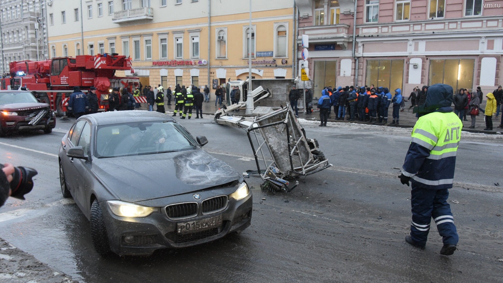 На место оперативно прибыли экстренные службы