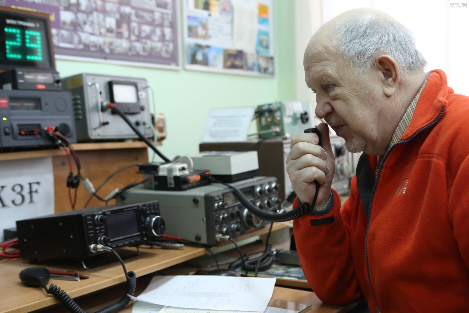 Директор музейного комплекса радио-электроники Евгений Васильевич выходит в эфир
