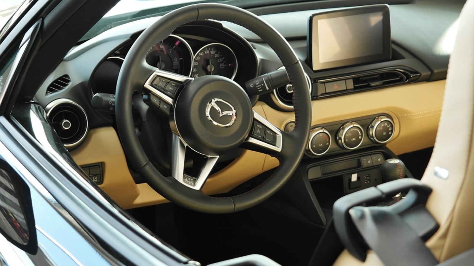 Электронный ПТС был выдан владельцу автомобиля Mazda CX-9