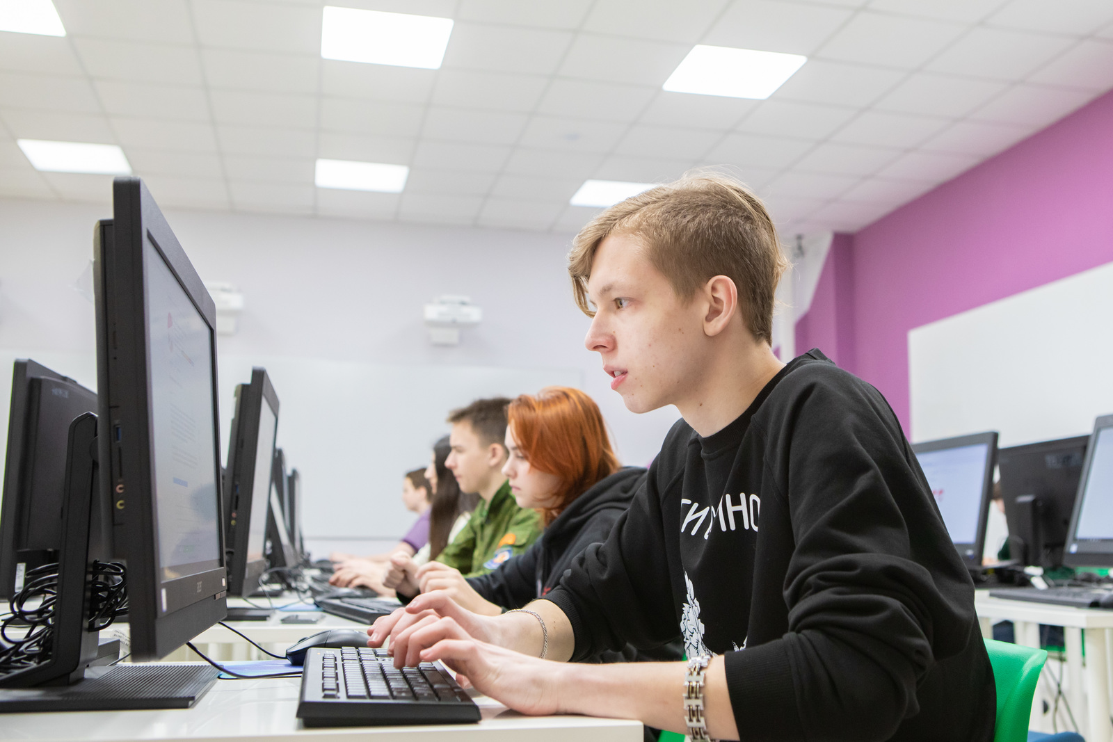 Основной целью чемпионата является формирование у участников навыка слепого десятипальцевого набора текста с минимальным количеством ошибок