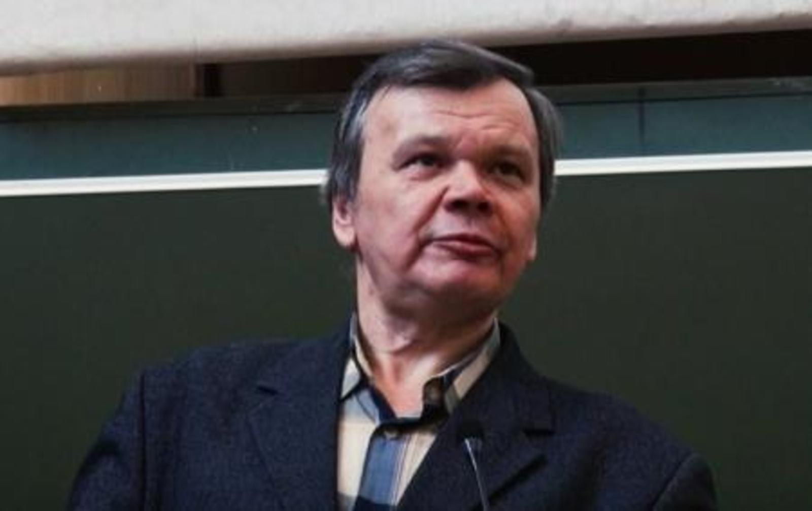 Вячеслав Красовский преподавал в МГУ историю русской и древнерусской литературы