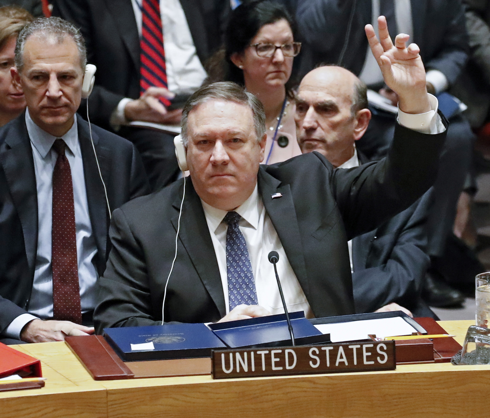 26 января 2019. США. Нью-Йорк. Госсекретарь США Майкл Помпео во время голосования за предложенную им резолюцию о поддержке оппозиционного лидера Венесуэлы Хуана Гуайдо на экстренном заседании Совета Безопасности ООН