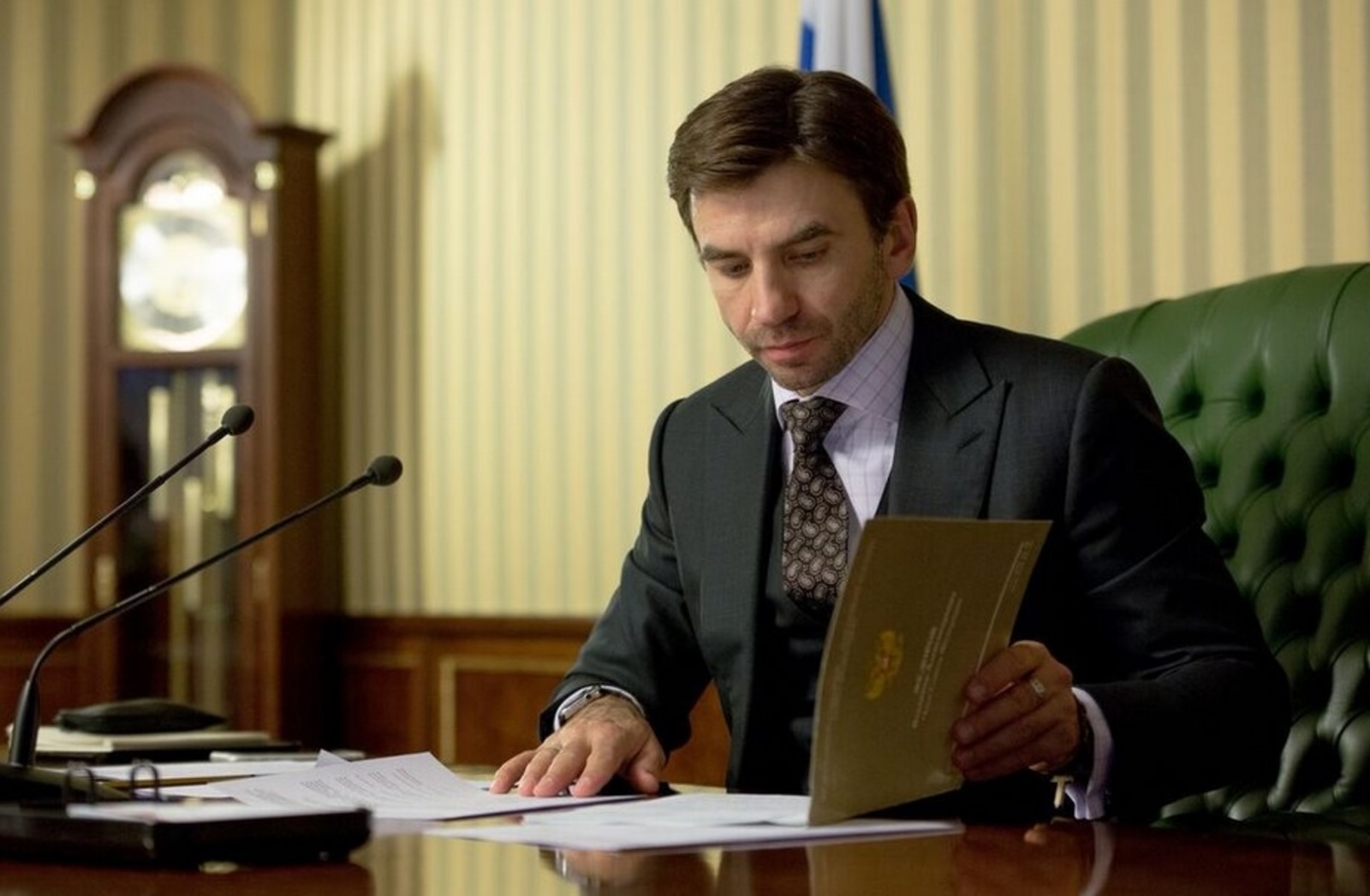Адвокат подозреваемого отметил, что не знает, откуда в его апартаментах взялись запрещенные вещества