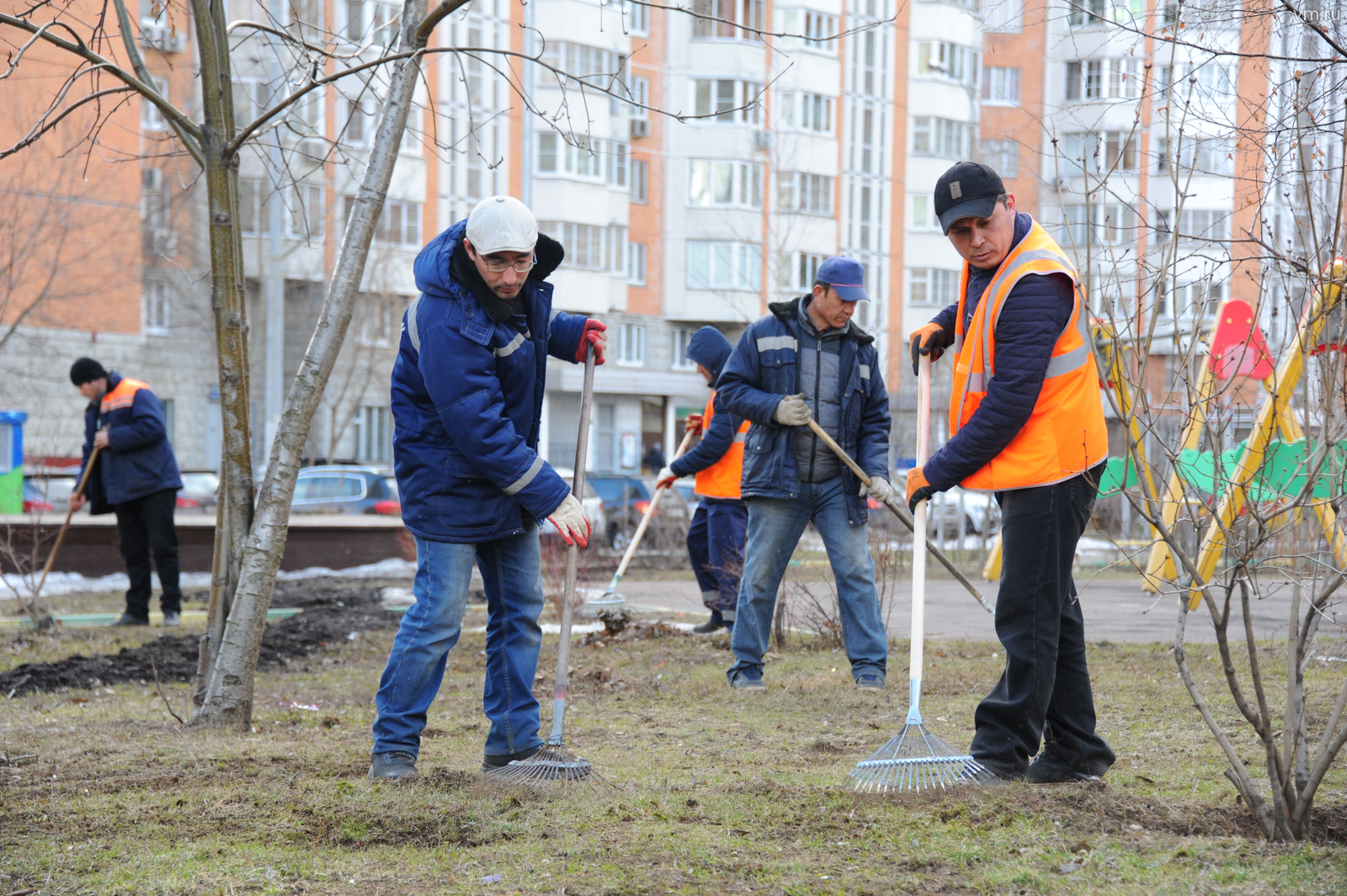 В настоящий момент из столицы в город на Неве уже приехали бригады