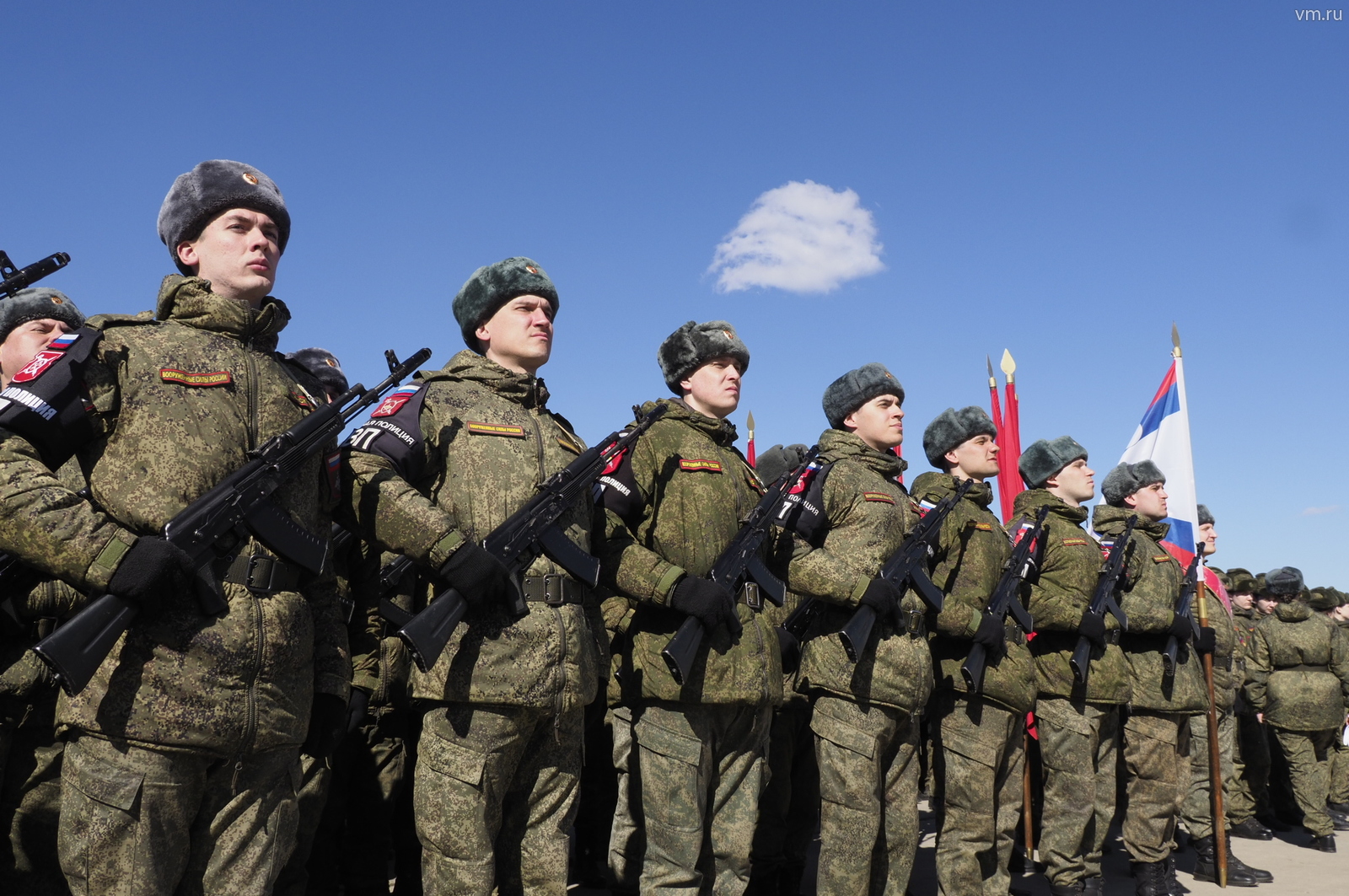 К военным предъявлялись особые требования: наличие лидерских качеств и авторитета как среди подчиненных и равных военнослужащих, так и среди офицеров воинской части
