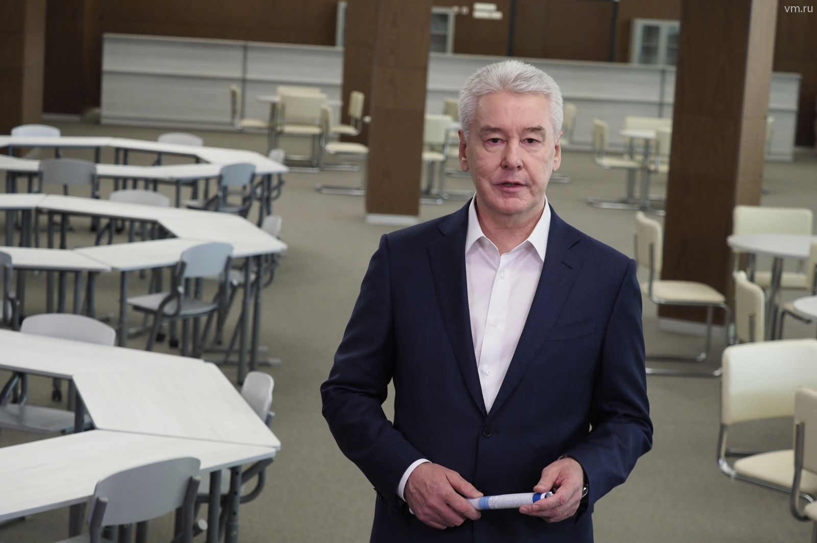 Глава города рассказал, что тем, кому требуется удача, стоит прикоснуться к флажку сигнальщика Марата