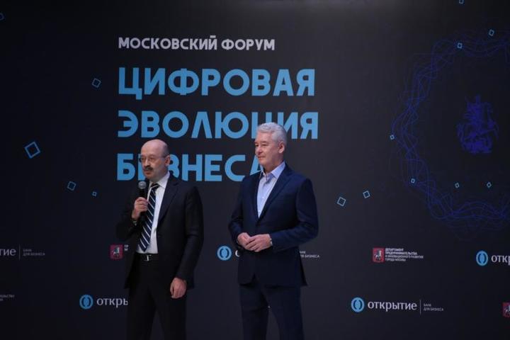В один день в ходе форума предпринимателям предложили сразу четыре дискуссионные площадки, на которых выступили свыше 20 экспертов