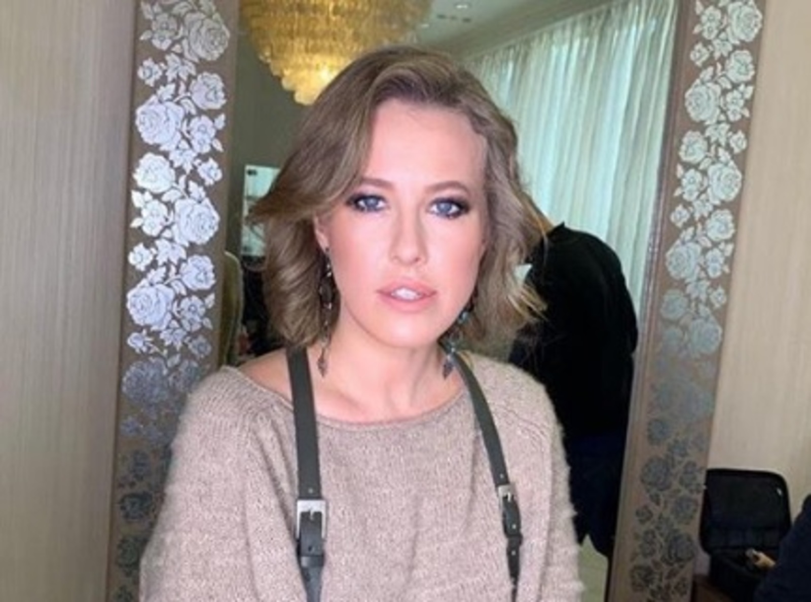 На новой фотографии светская львица позирует вместе с ведущей телешоу Ольгой Бузовой