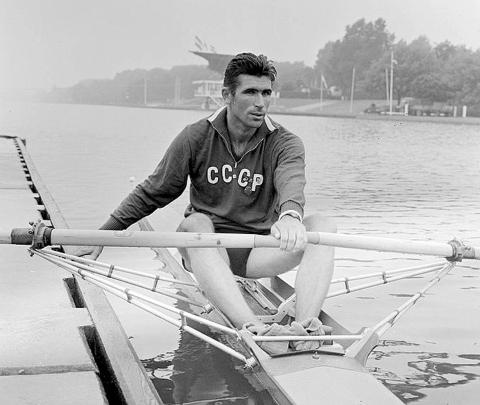 Вячеслав Иванов родился 30 июля 1938 года в Москве