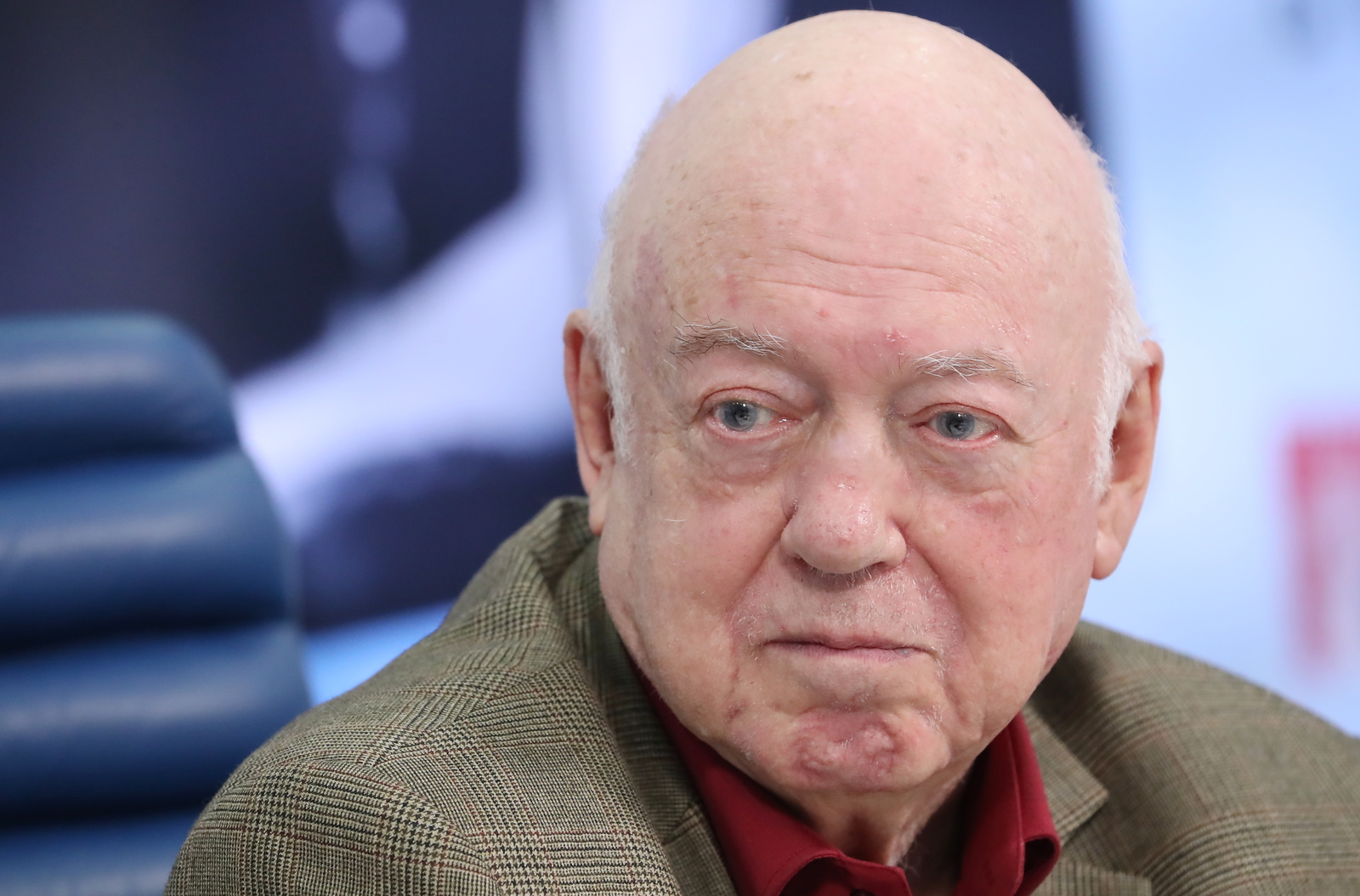 Из мастерской художника похищена керосиновая лампа в стиле модерн