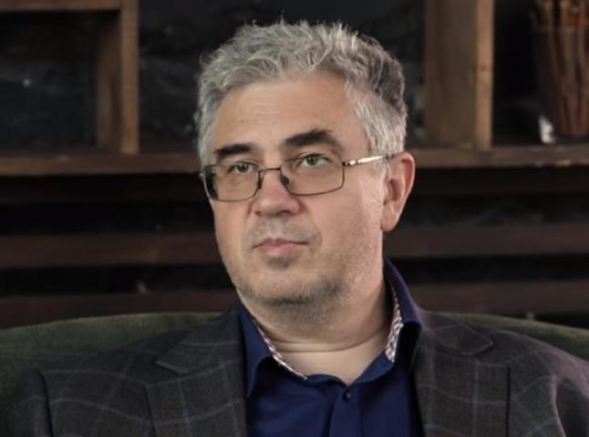Роман Злотников: Я признаюсь честно: посмотрел только одну серию «Игры престолов»