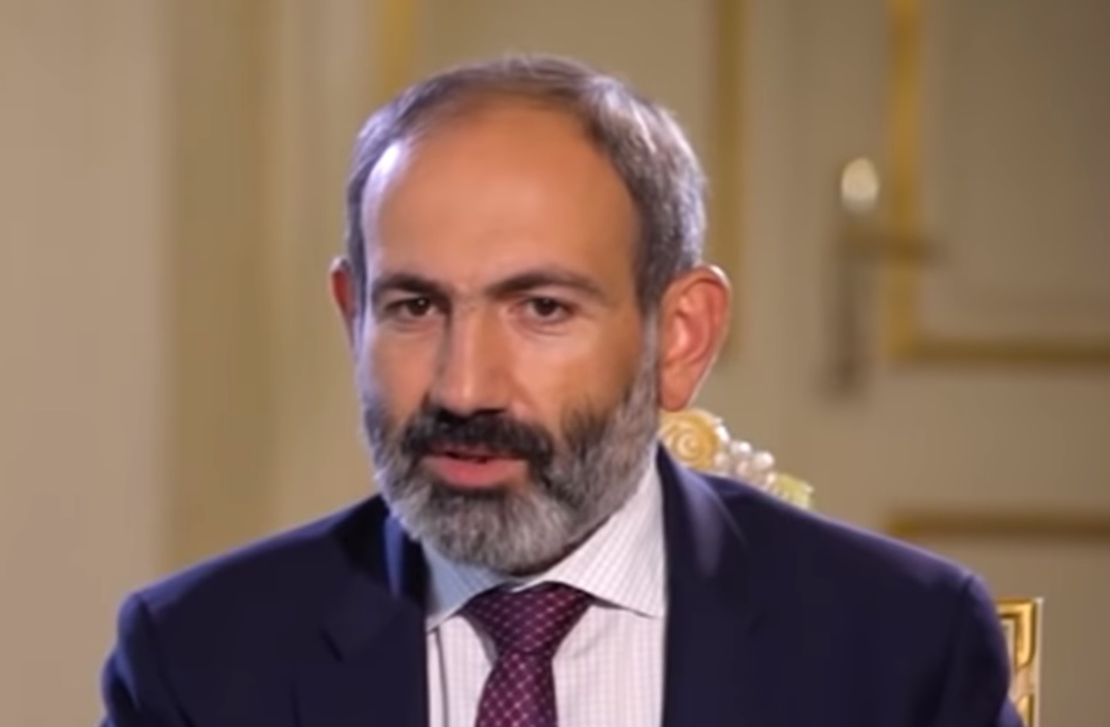 Премьер-министр Армении Никола Пашинян призвал граждан блокировать входы в суды страны после того, как суд общей юрисдикции постановил освободить экс-президента Роберта Кочаряна из-под стражи