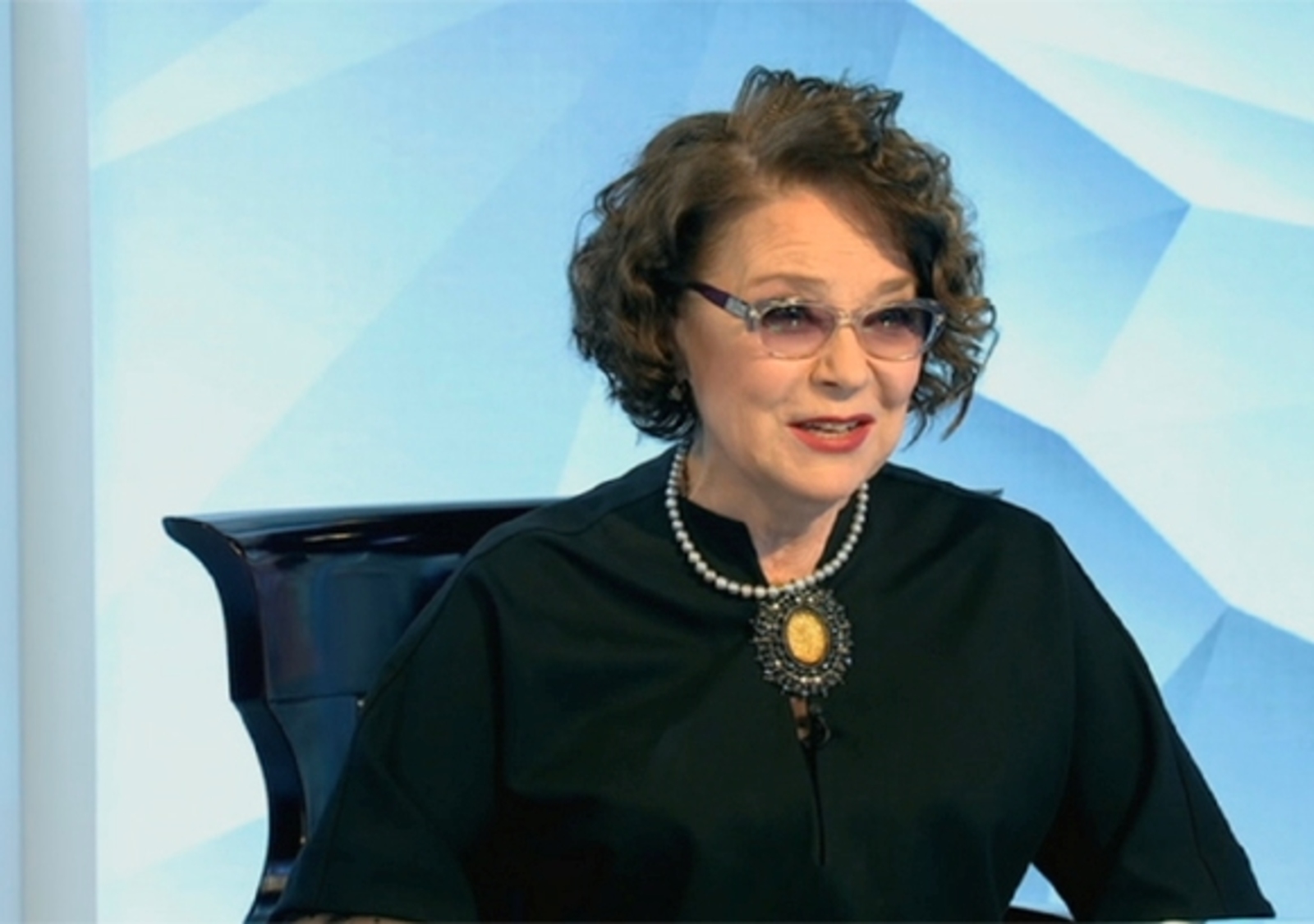 Лариса Ивановна решила поделиться своим мнением потому, что все чаще актрисы публично вспоминают любовные подвиги бурной молодости, затрагивая при этом известных людей, которых нет в живых
