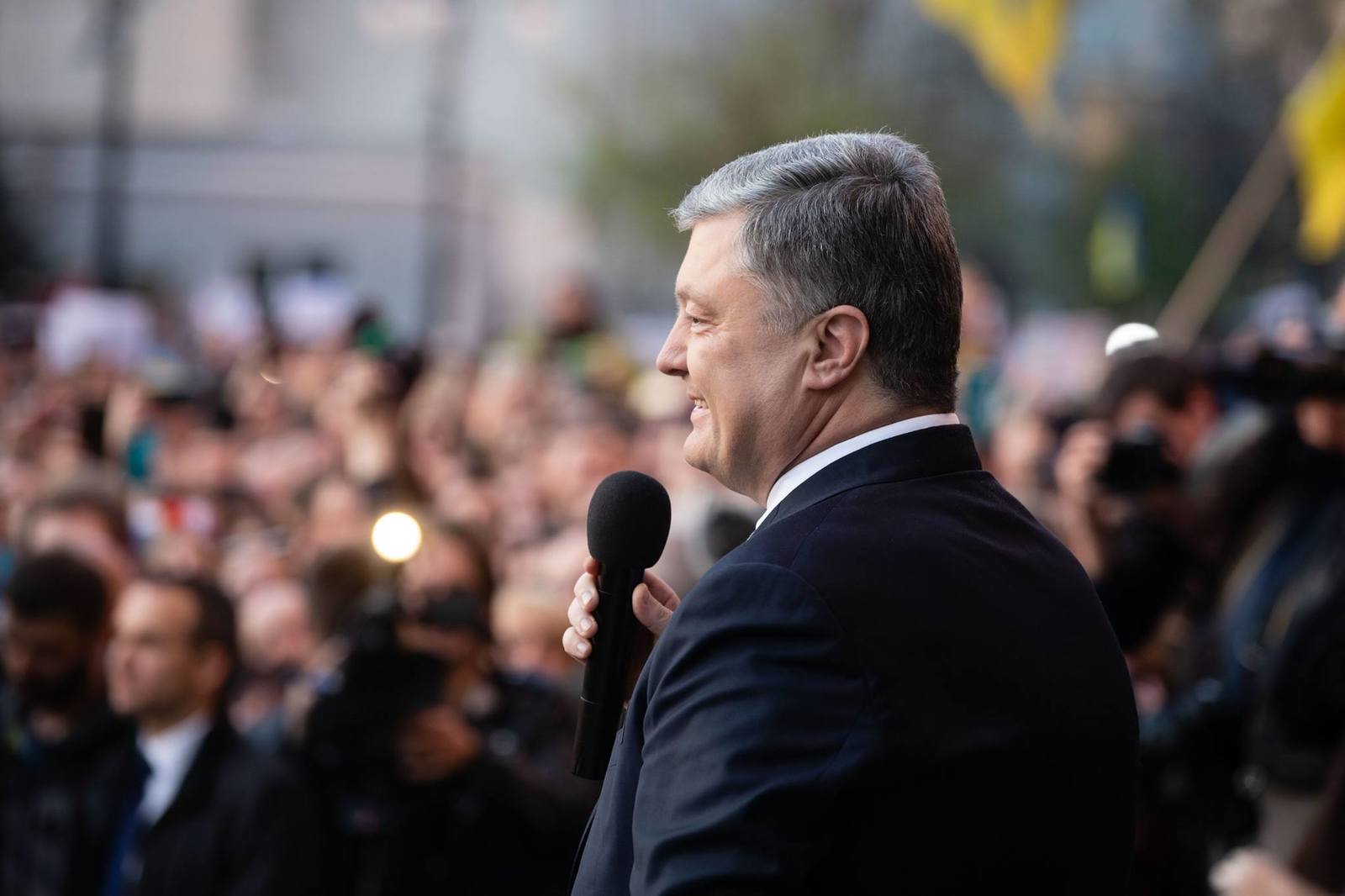 По мнению политолога, Петр Порошенко не утратил реальный контроль над своей партией
