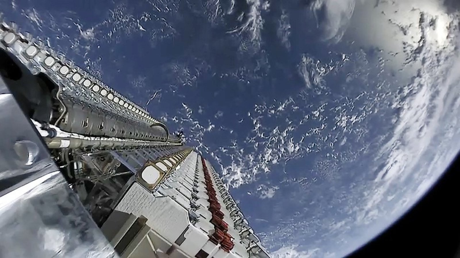 SpaceX 24 мая вывела на орбиту 60 спутников для глобальной раздачи Интернета