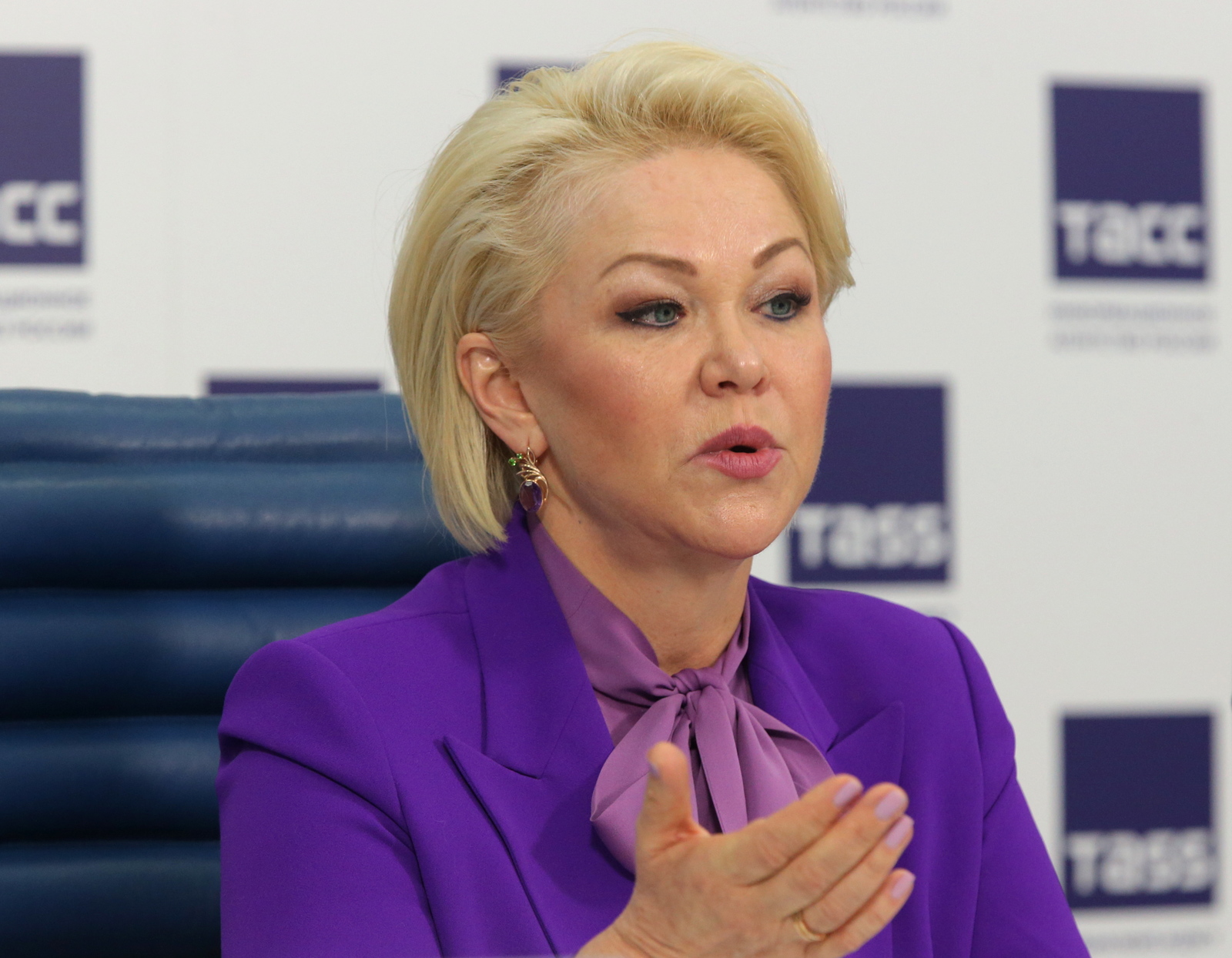 Яковлева сказала, что в первую очередь это связано с профилактикой вредных привычек