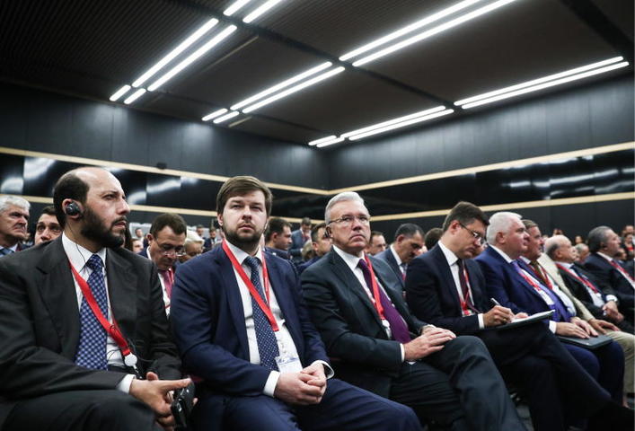 Сегодня форум входит в число крупнейших и авторитетных мировых площадок в сфере экономики и бизнеса