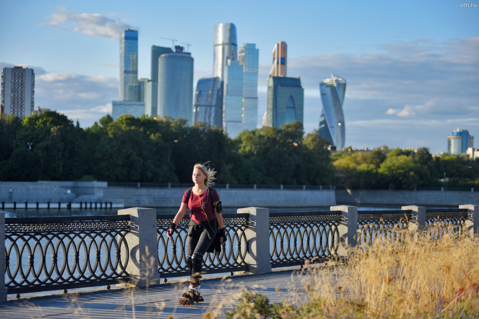 Участок набережной от Филевского парка до театра «Мастерская Петра Фоменко» реализует Департамент строительства города совместно с Москомархитектурой