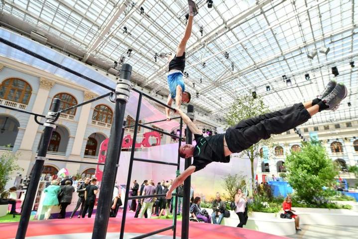 Московские студенты выступают на Городском открытом форуме «Мой район» в Гостином дворе