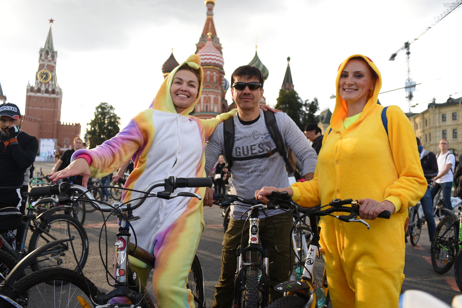 Протяженность маршрута составила 11 километров. На фото: Екатерина Агафонова, Карина Праверова и Николай Коиков