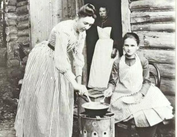 БЫЛО Конец XIX века. А вот так варили лакомство для сладкоежек в усадьбе Трубецких еще до революции