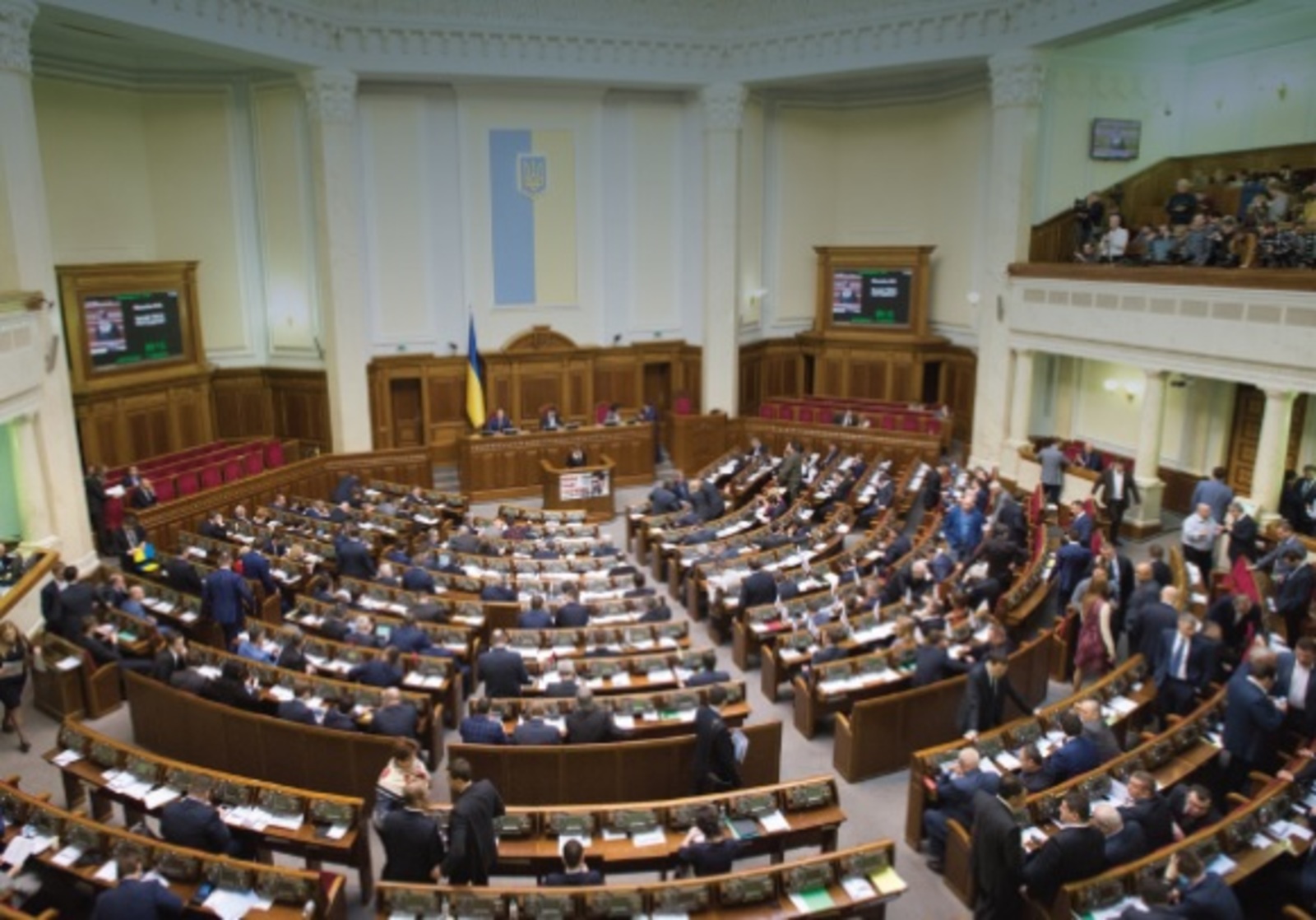 В воскресенье, 21 июля, на Украине состоялись досрочные выборы в Раду