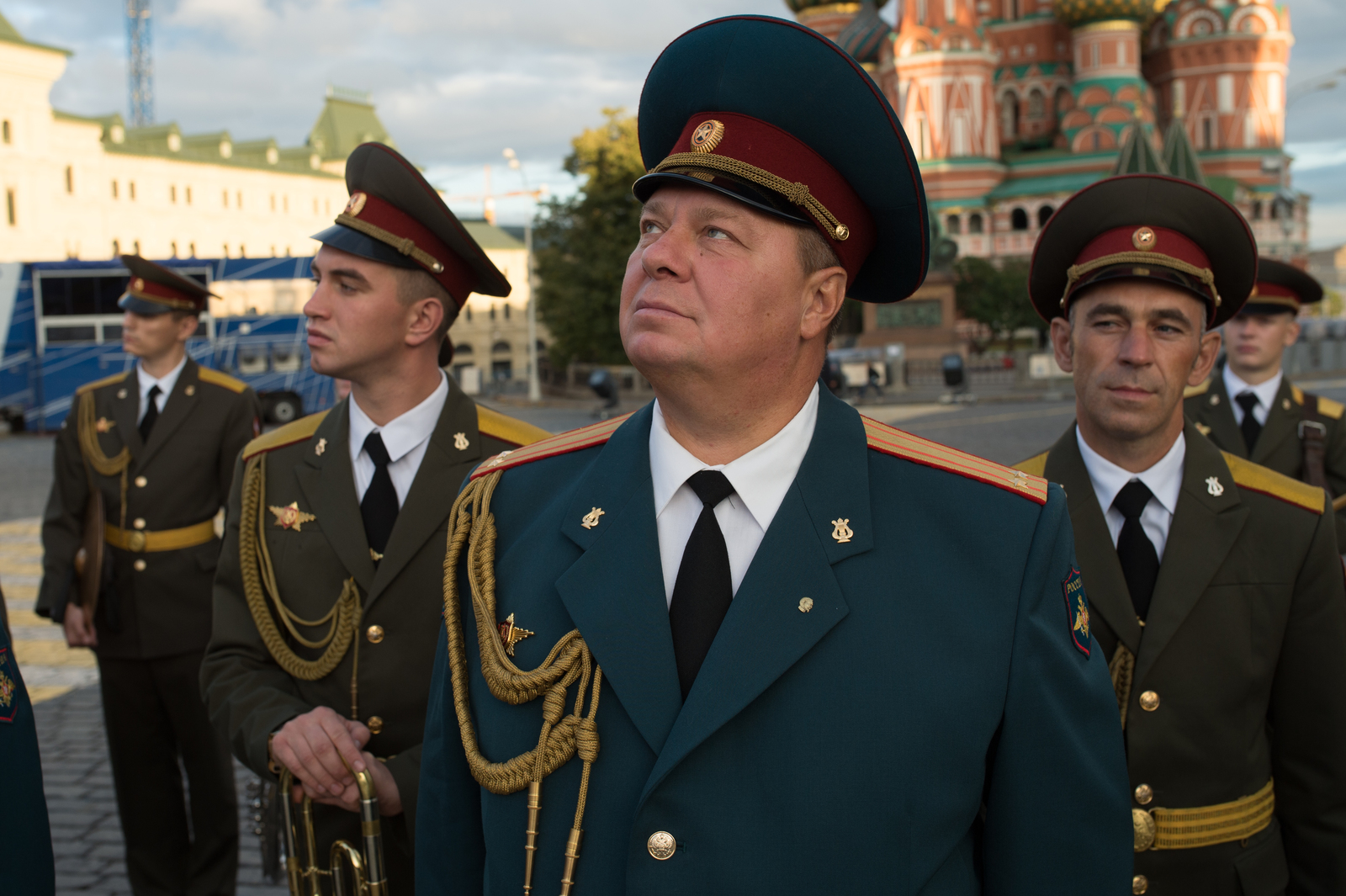 На фото: главный военный дирижер Федеральной службы войск национальной гвардии Российской Федерации, заслуженный артист России, полковник Владимир Васяк