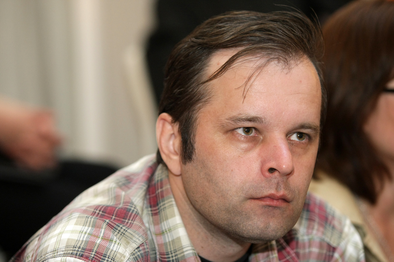 Роман Сенчин считает, что современной российской литературе не хватает качественной критики