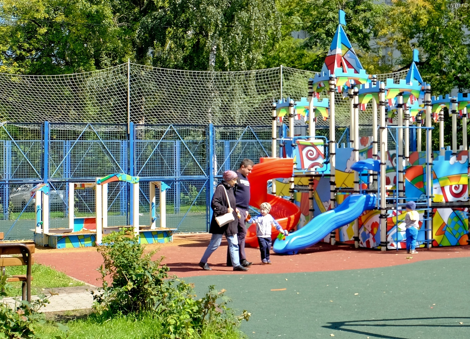 СТАЛО 11 августа детская площадка по 2-й улице Синичкина стала безопасной.