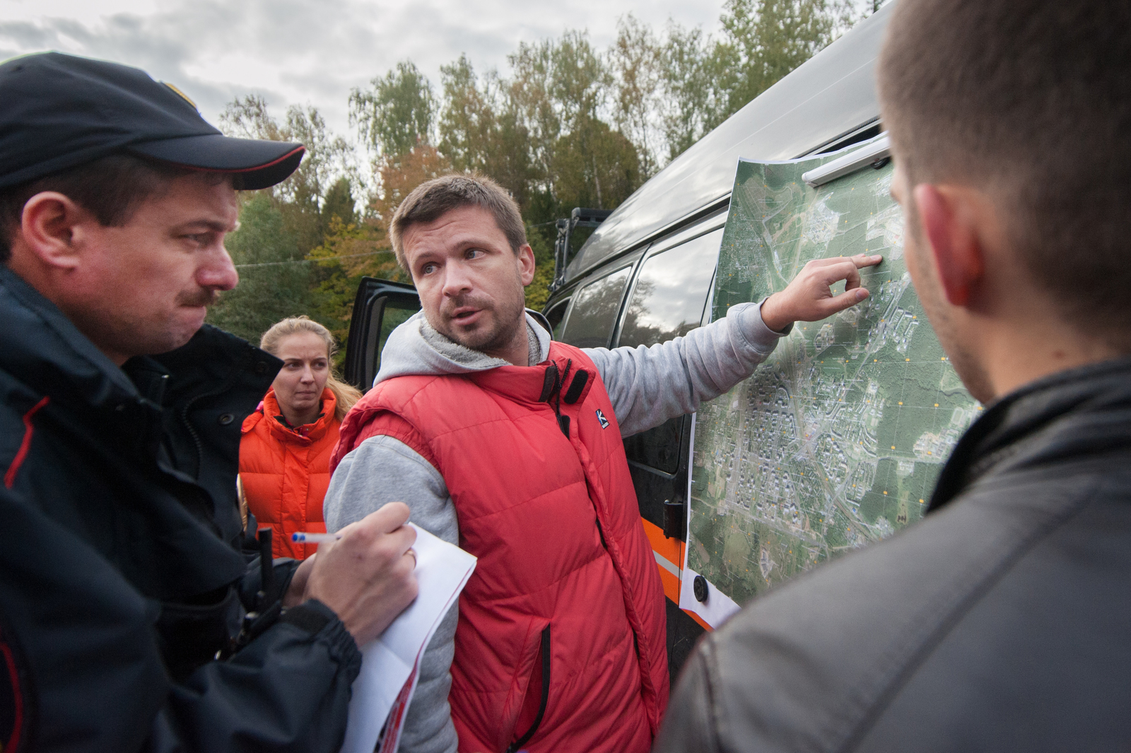 В огромном отряде «Лиза Алерт» все делается добровольно, не за деньги. И даже люди, проводящие в поисках недели, в награду получают только благодарность от найденных и их родных