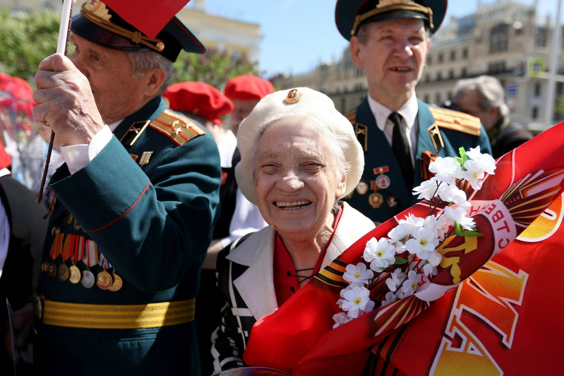 Ветеранов ВОВ торжественно поздравили в Большом театре
