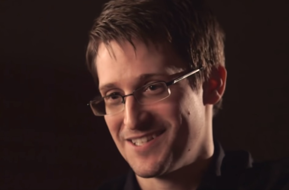 Политолог предложил Сноудену «потерпеть» и не переезжать во Францию 