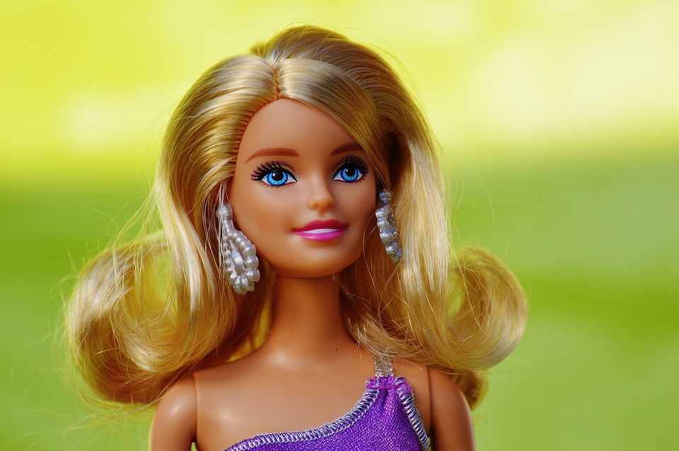 «Гендерно-нейтральную» Барби начнут продавать в США