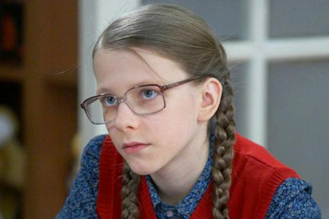 Лиза Арзамасова в роли Галины Сергеевны из сериала «Папины дочки» / Кадр из сериала «Папины дочки»
