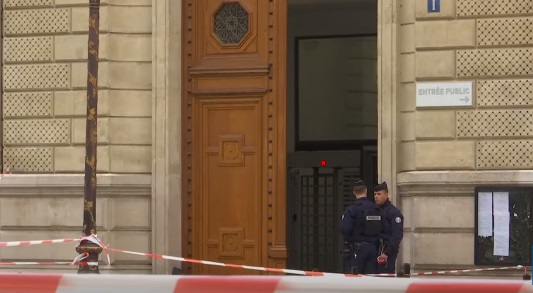 Прокурор подтвердил, что напавший на префектуру в Париже был радикальным исламистом