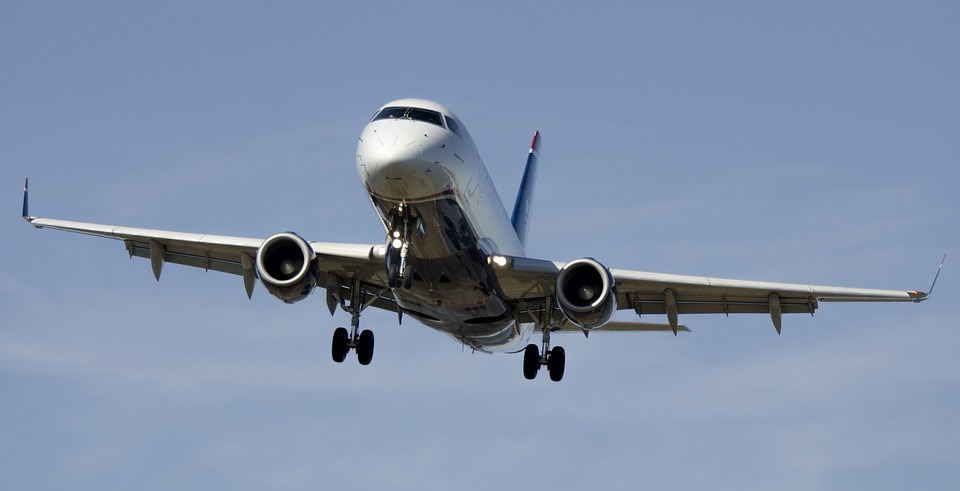 Резервный рейс с пассажирами из Тюмени приземлился в Санкт-Петербурге