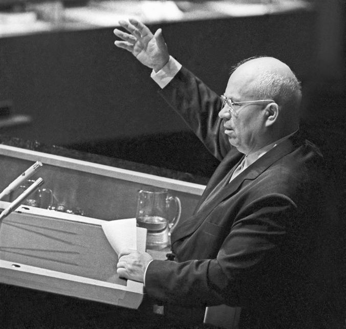 США. Нью-Йорк. 12 октября 1960 г. Первый секретарь ЦК КПСС Никита Сергеевич Хрущев во время выступления на утреннем заседании XV сессии Генеральной Ассамблеи Организации Объединенных Наций / Егоров Василий/ТАСС