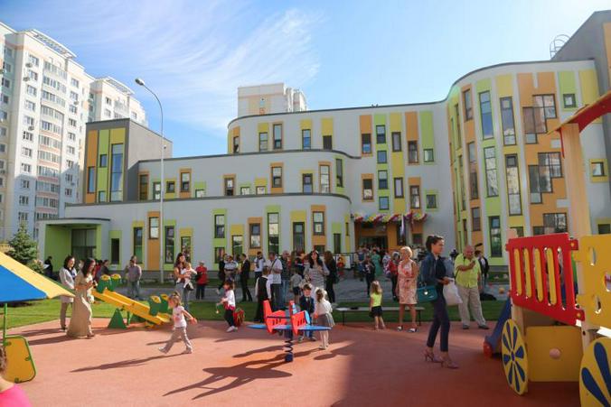 В 2020–2022 годах планируется открытие более чем 250 новых школ, детских садов и других социальных объектов / Василиса Чернявская, «Вечерняя Москва»