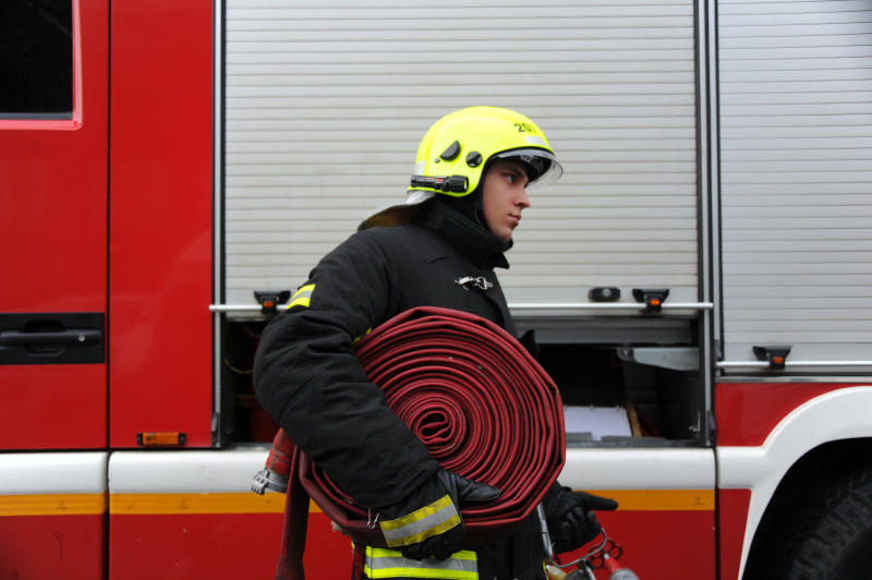 Пожарные ликвидировали возгорание на строительном рынке в Подмосковье