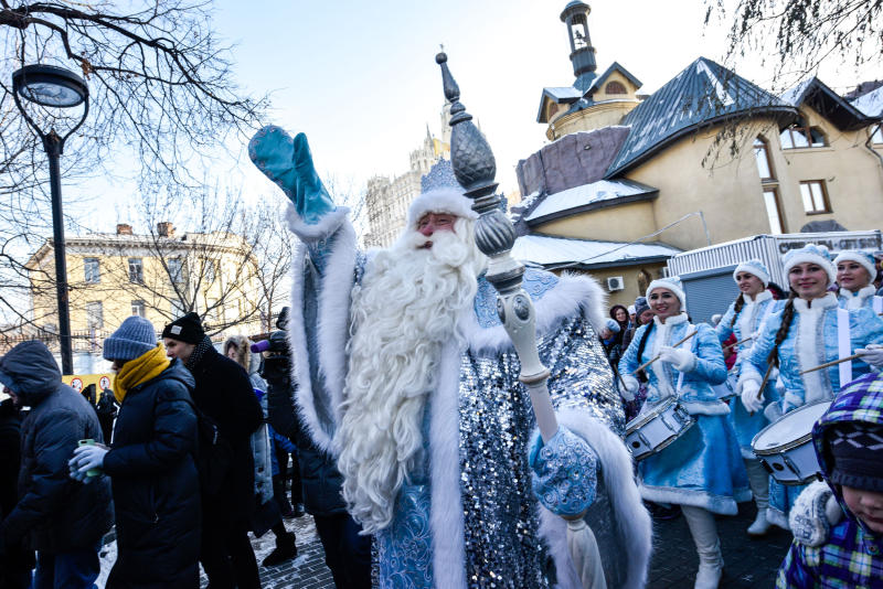 Всероссийский Дед Мороз подарил 325 тонн подарков