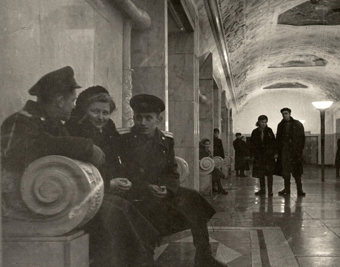 Искусствовед объяснил, что общего между метро «Новокузнецкая» и русским оружием
