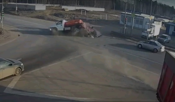 Страшная авария с участием четырех автомобилей в Подмосковье попала на видео