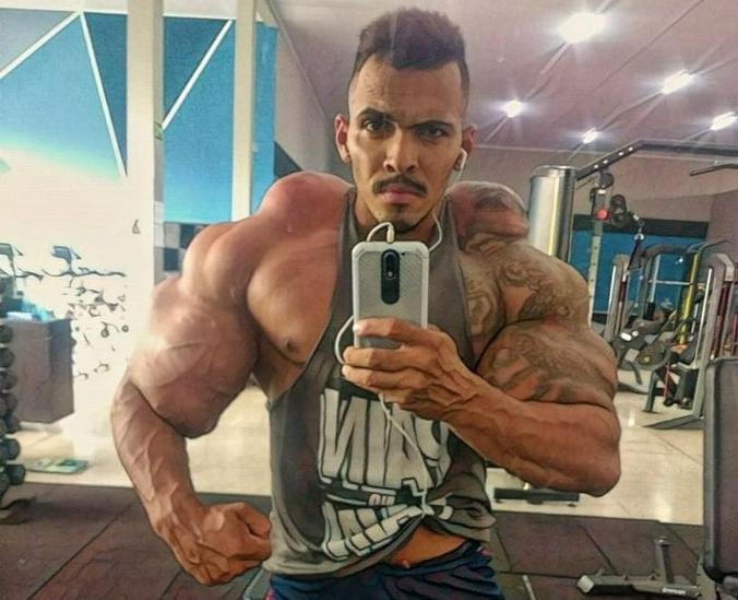 Ромарио Дос Сантос Алвес – кумир Кирилла Терешина / https://www.instagram.com/romariohulkbrasileirooficial/Официальный аккаунт в Instagram